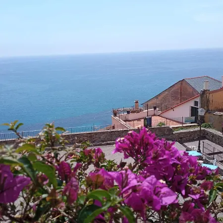 Nel Borgo Medievale Di - Lenottimediterranee Cervo