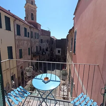 Guest house Nel Borgo Medievale Di - Lenottimediterranee