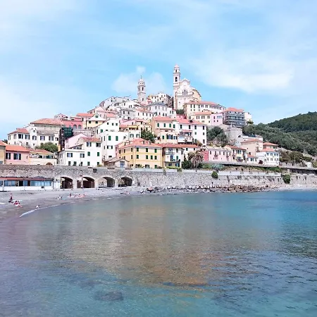 Nel Borgo Medievale Di - Lenottimediterranee * Cervo