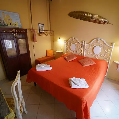 Nel Borgo Medievale Di - Lenottimediterranee Guest house *