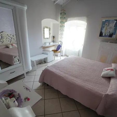 Nel Borgo Medievale Di - Lenottimediterranee Guest house Cervo