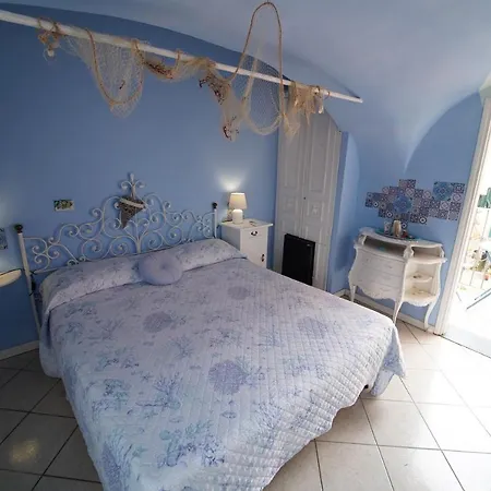 Nel Borgo Medievale Di - Lenottimediterranee Guest house *